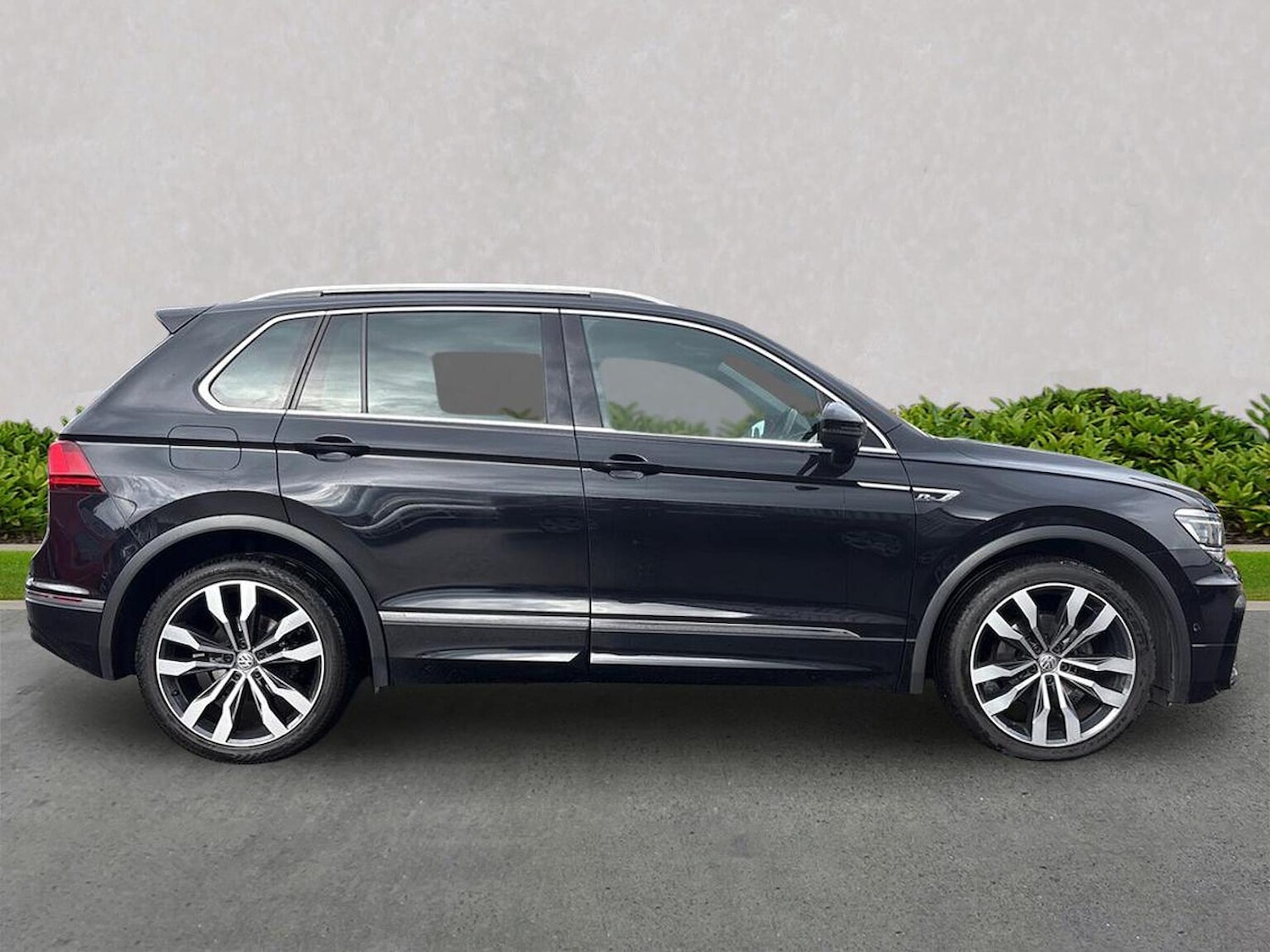 Used Volkswagen Tiguan 2019 for sale - 76379039: Photo 3