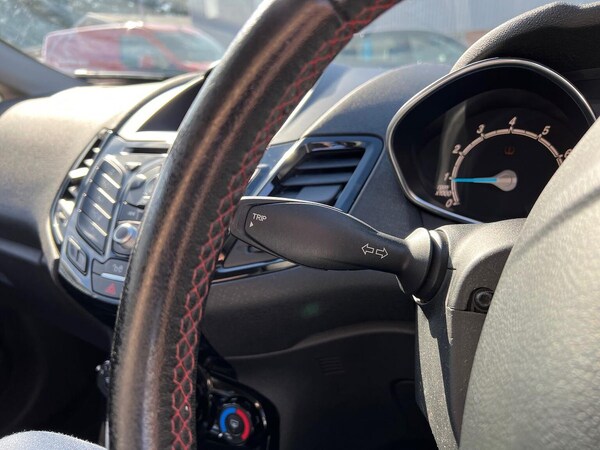 Used Ford Fiesta 2016 for sale - 76070193: Photo 28