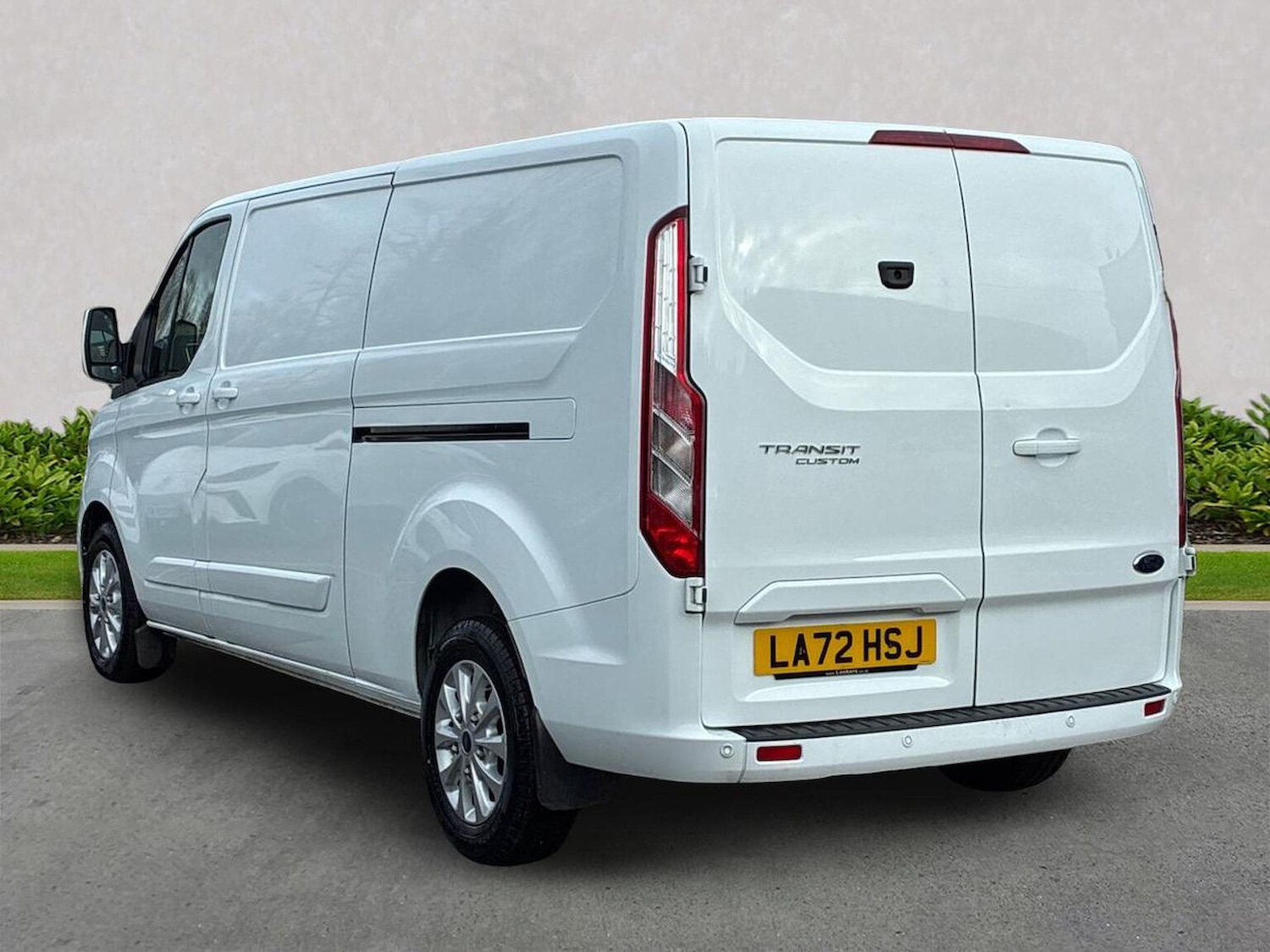 Used Ford Transit Custom 2023 for sale - 77872087: Photo 2