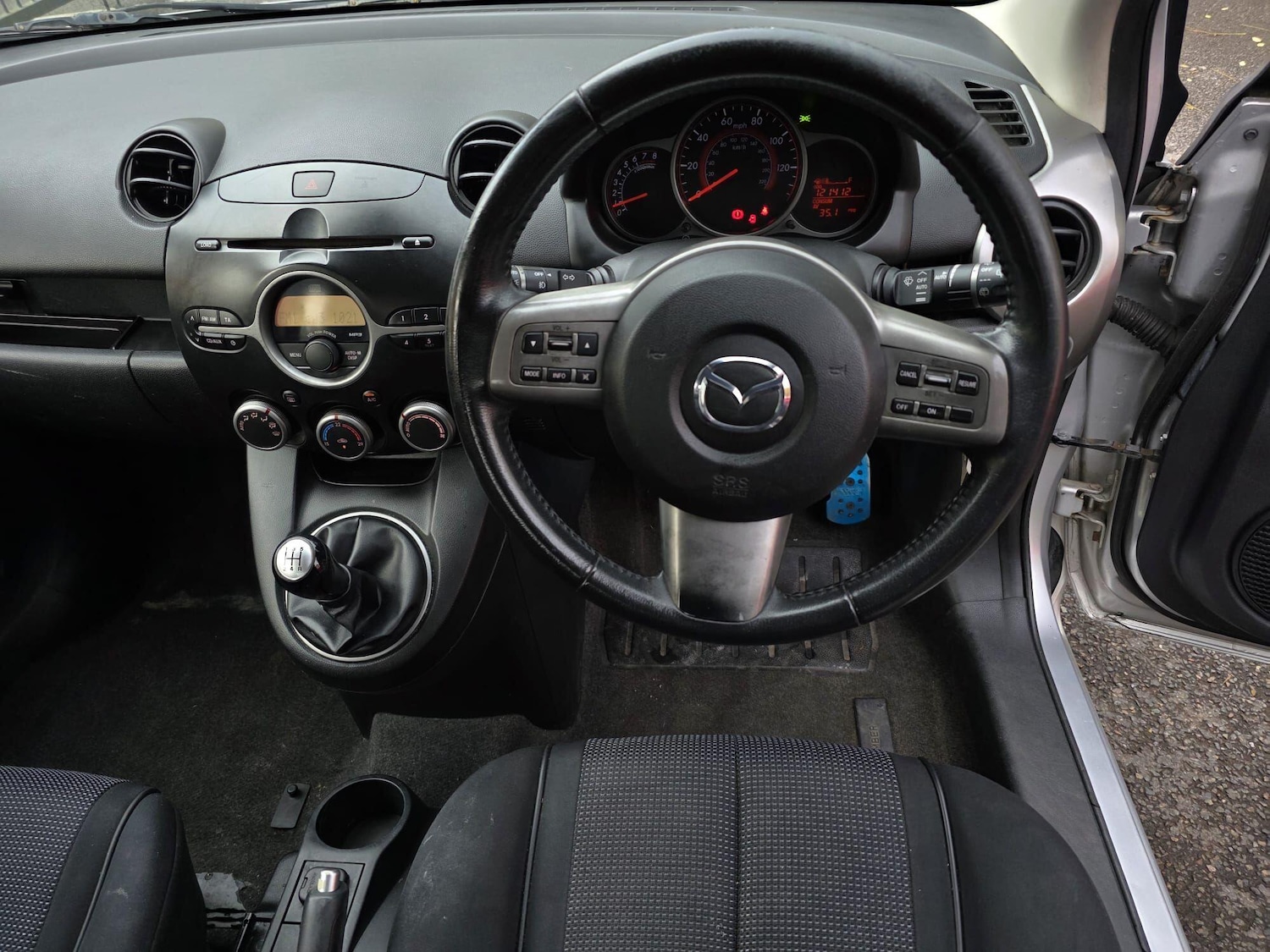 Used Mazda Mazda2 2010 for sale - 77311543: Photo 9