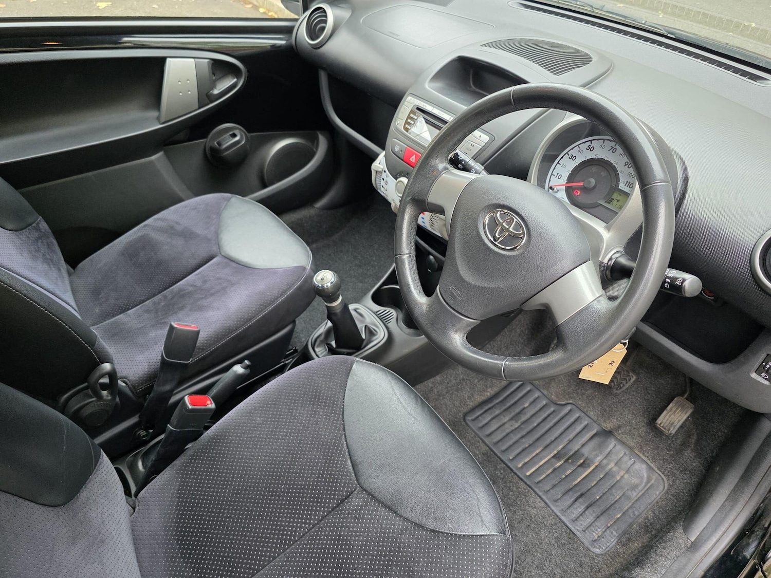 Used Toyota AYGO 2013 for sale - 77270637: Photo 11