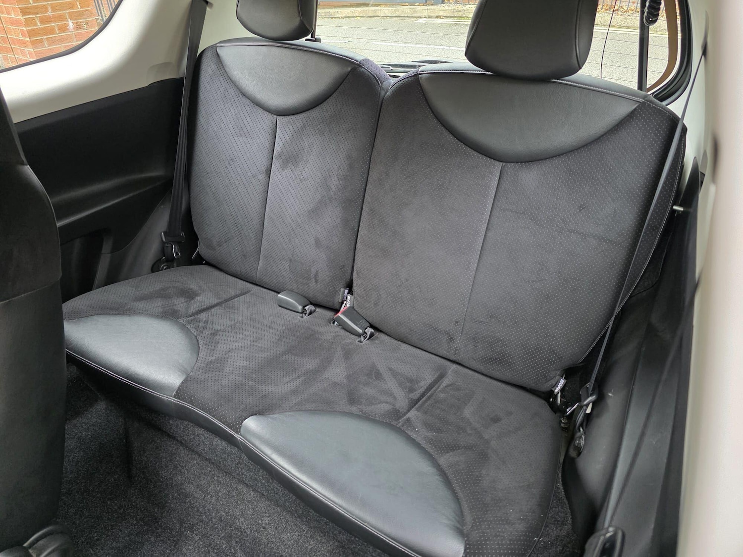 Used Toyota AYGO 2013 for sale - 77270637: Photo 8