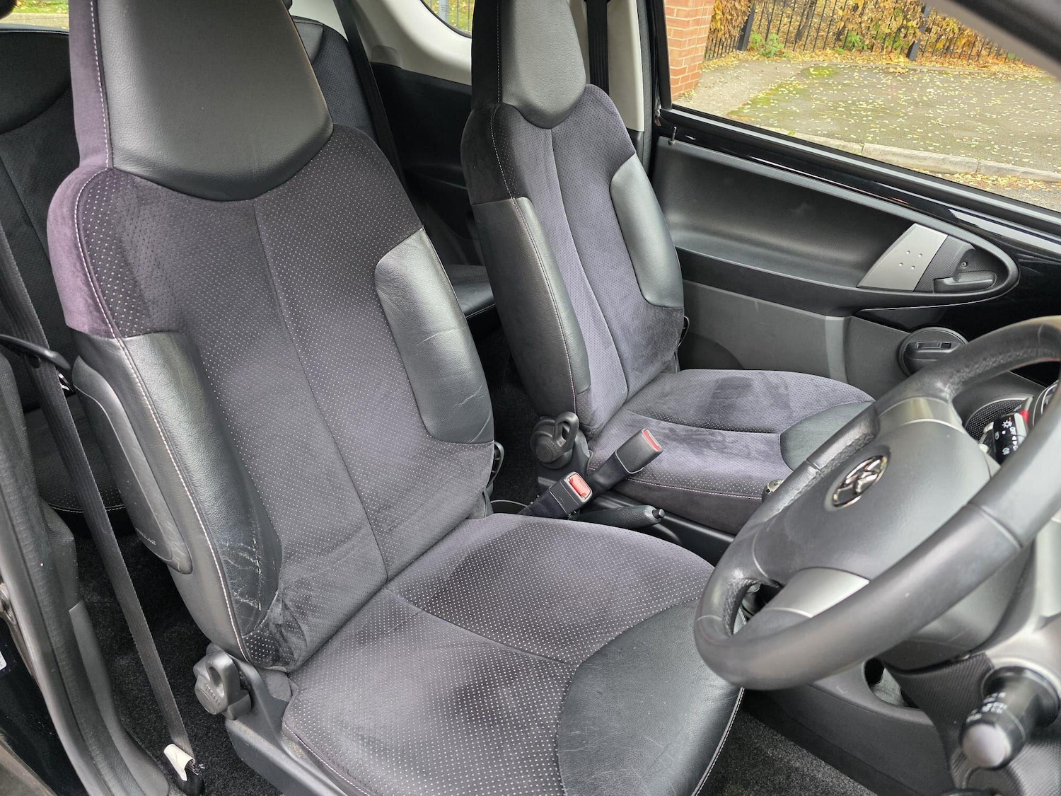 Used Toyota AYGO 2013 for sale - 77270637: Photo 9