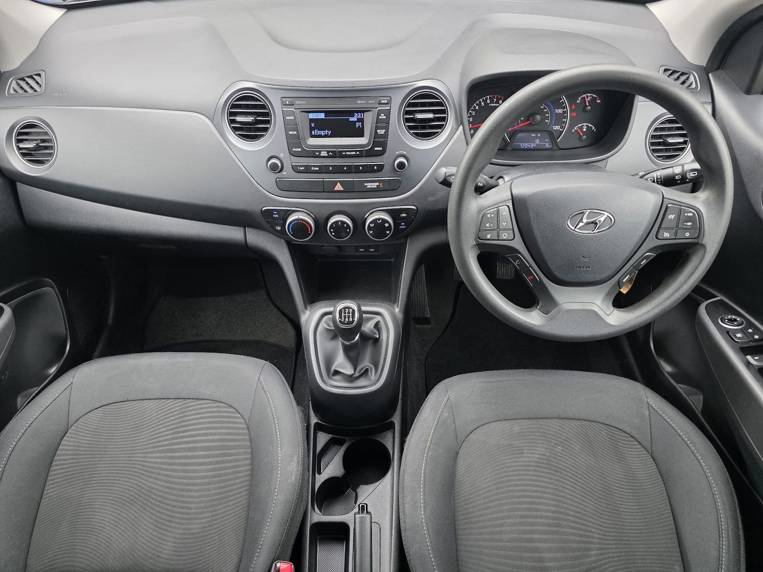 Used Hyundai i10 2017 for sale - 78103148: Photo 11