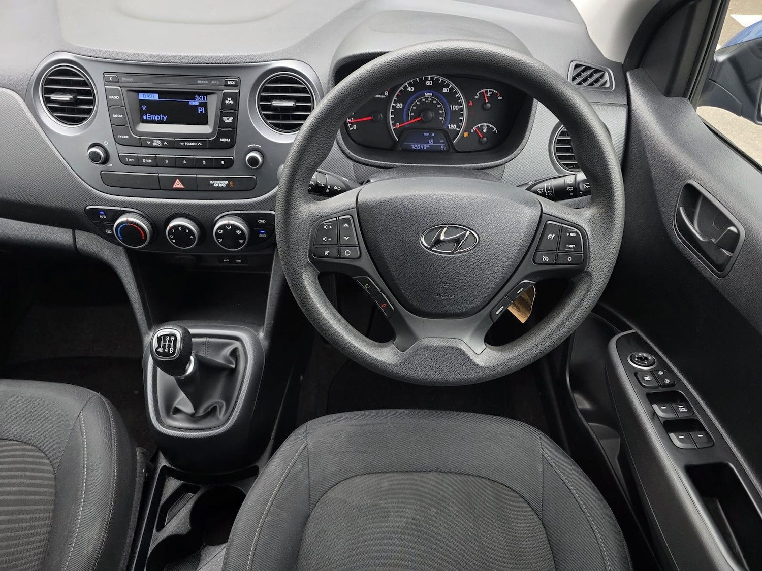 Used Hyundai i10 2017 for sale - 78103148: Photo 12