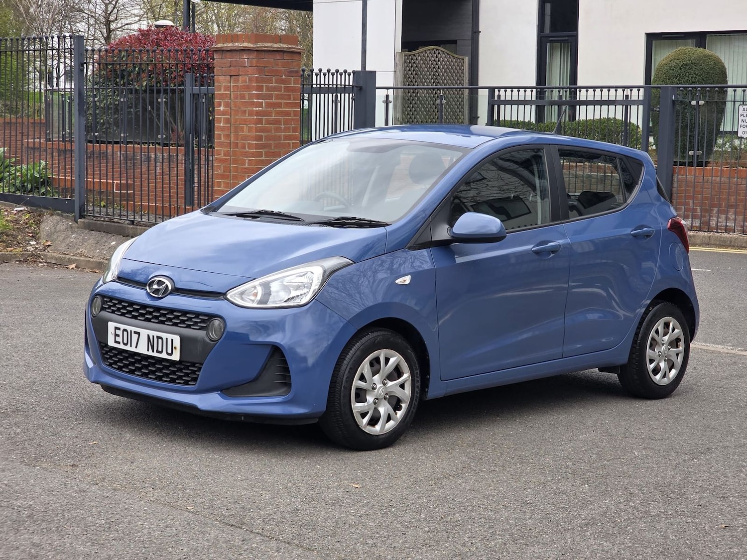 Used Hyundai i10 2017 for sale - 78103148: Photo 3