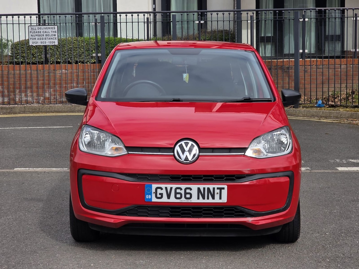 Used Volkswagen up! 2017 for sale - 78103144: Photo 2