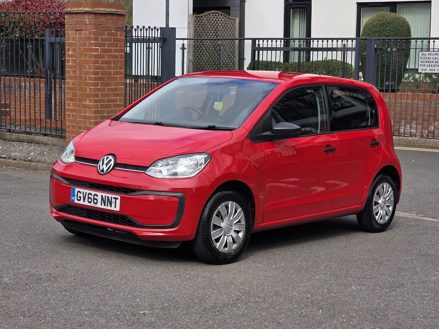 Used Volkswagen up! 2017 for sale - 78103144: Photo 3