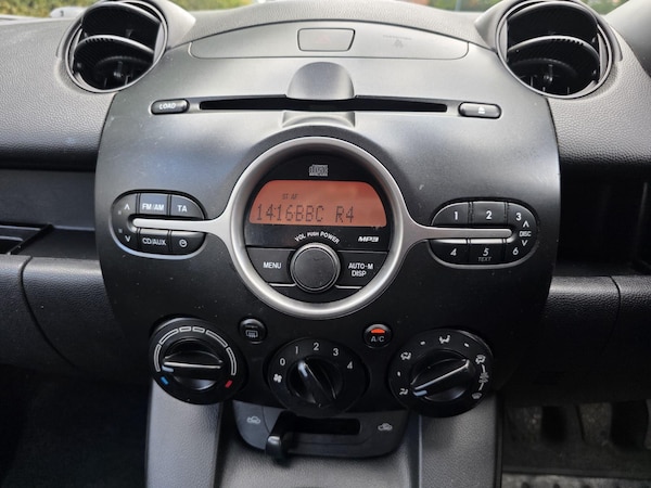 Used Mazda Mazda2 2010 for sale - 76071694: Photo 14