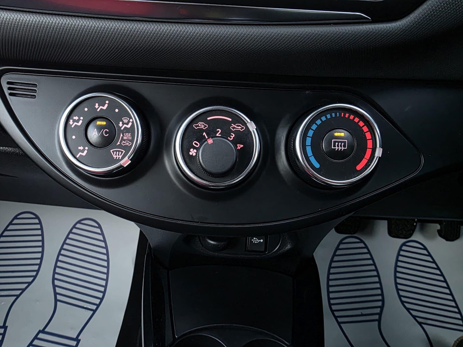 Used Toyota Yaris 2014 for sale - 77097659: Photo 15