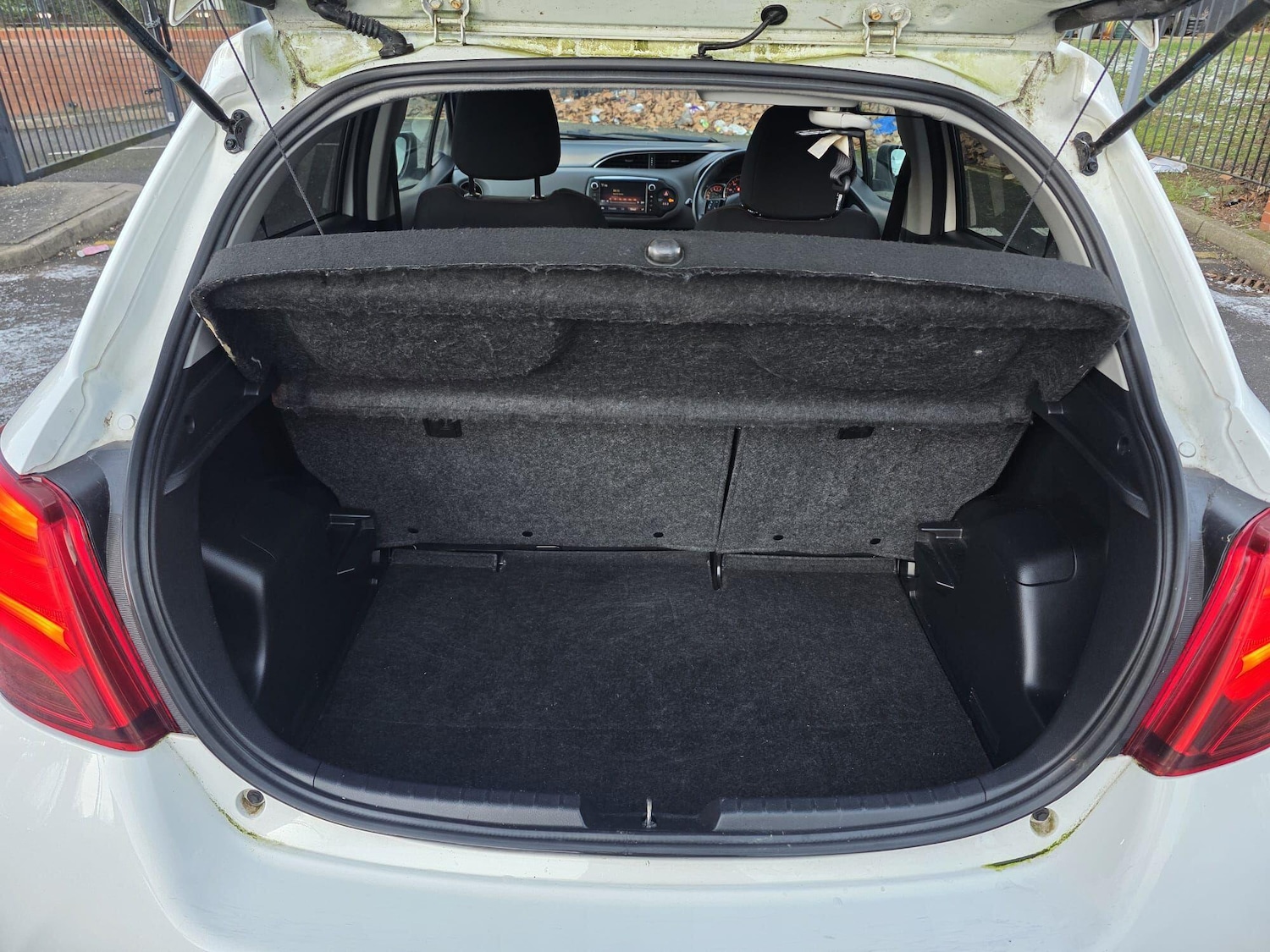 Used Toyota Yaris 2014 for sale - 77097659: Photo 8