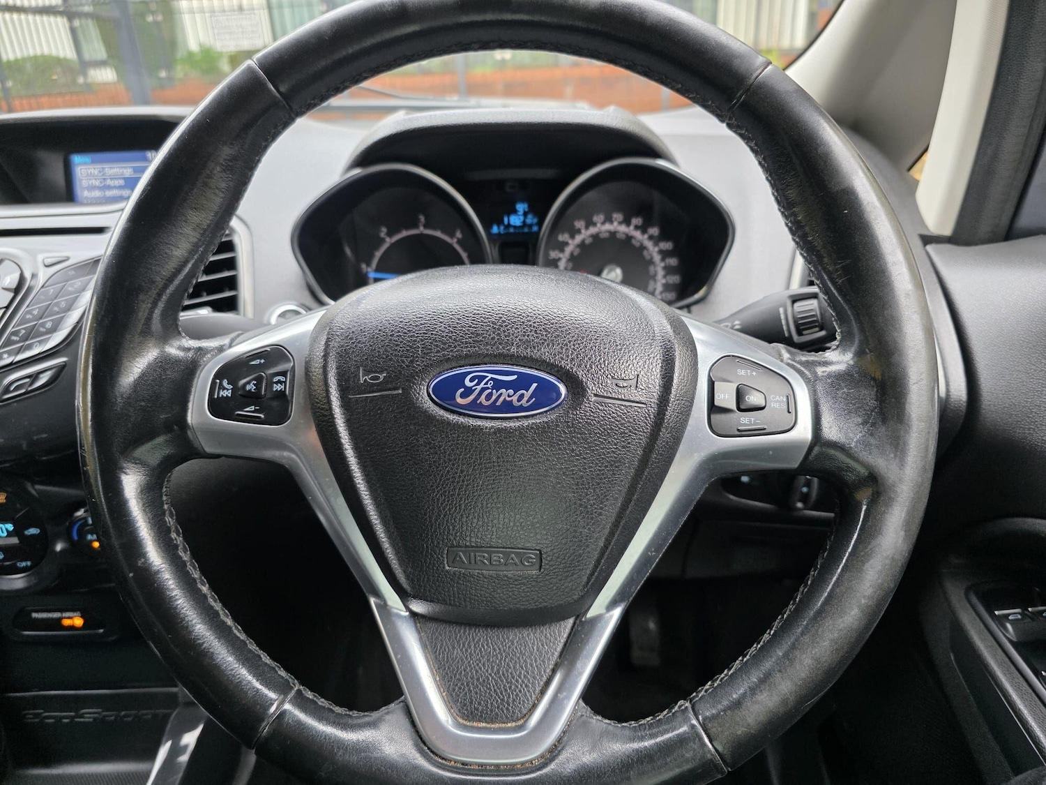 Used Ford Ecosport 2015 for sale - 76377832: Photo 18