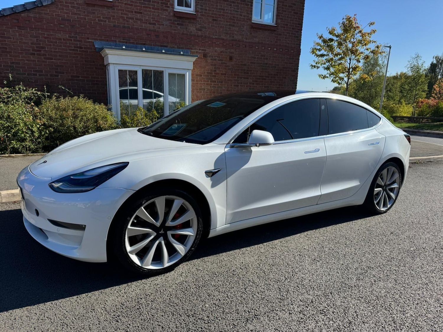 Used Tesla Model 3 2019 for sale - 76336530: Photo 2