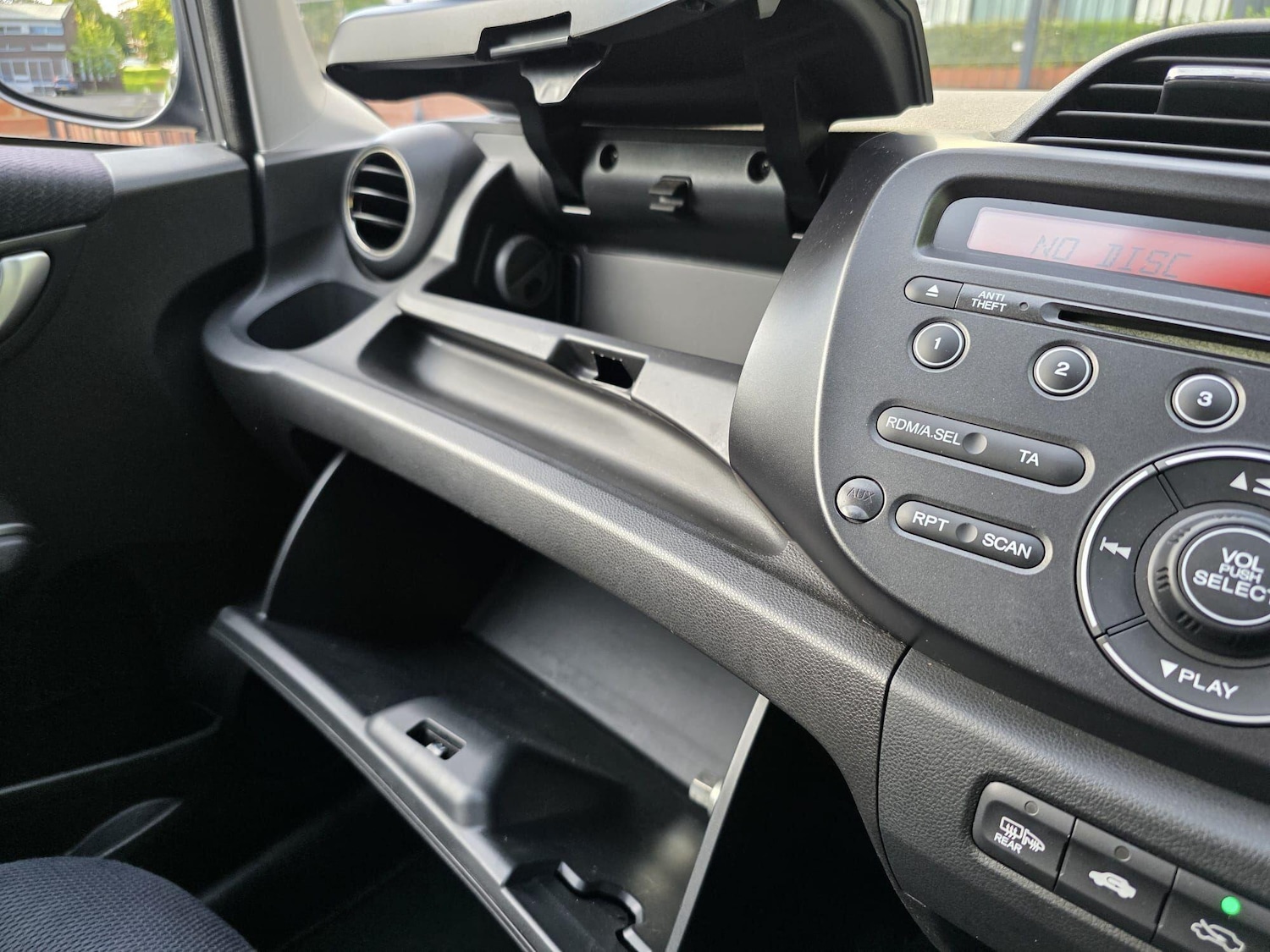 Used Honda Jazz 2015 for sale - 77270636: Photo 25