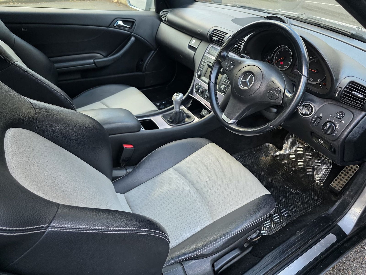 Used Mercedes-Benz CLC Class 2010 for sale - 77894064: Photo 11