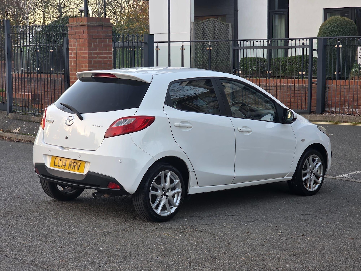 Used Mazda Mazda2 2014 for sale - 76993752: Photo 6