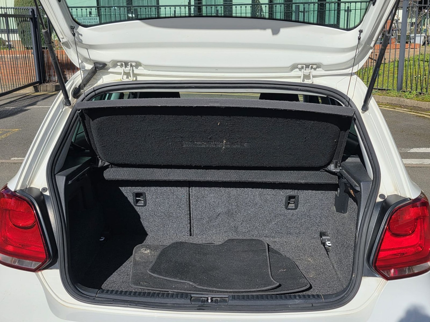 Used Volkswagen Polo 2014 for sale - 77894040: Photo 7