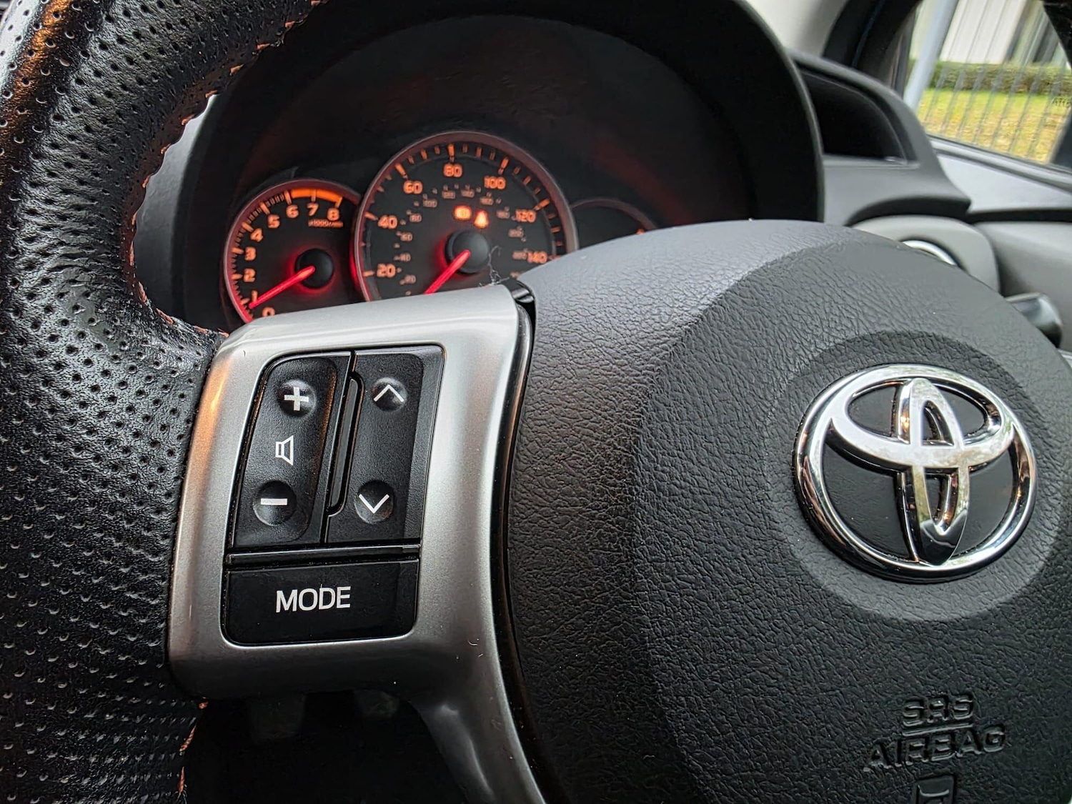 Used Toyota Yaris 2013 for sale - 76409308: Photo 19