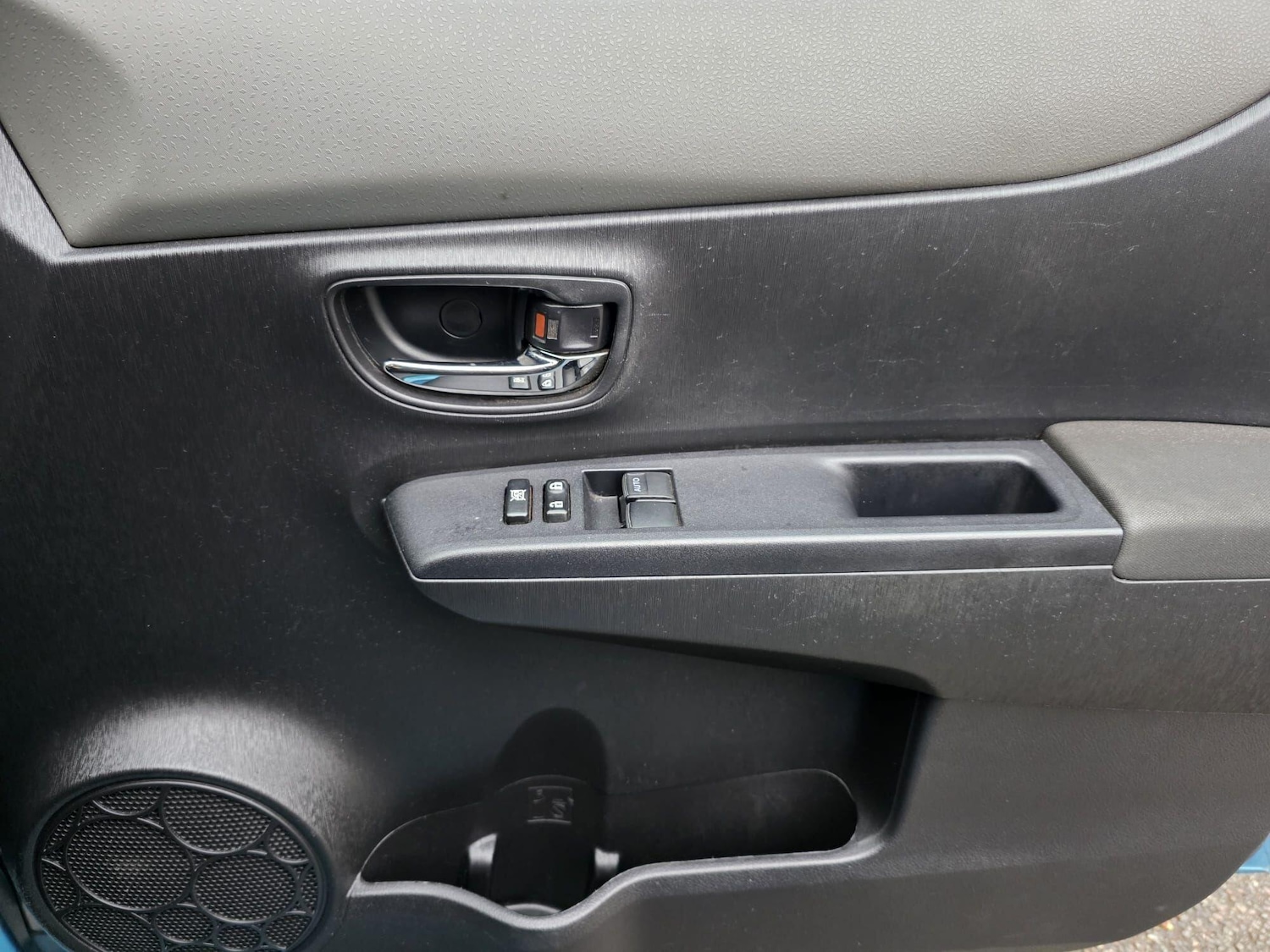 Used Toyota Yaris 2013 for sale - 76409308: Photo 24