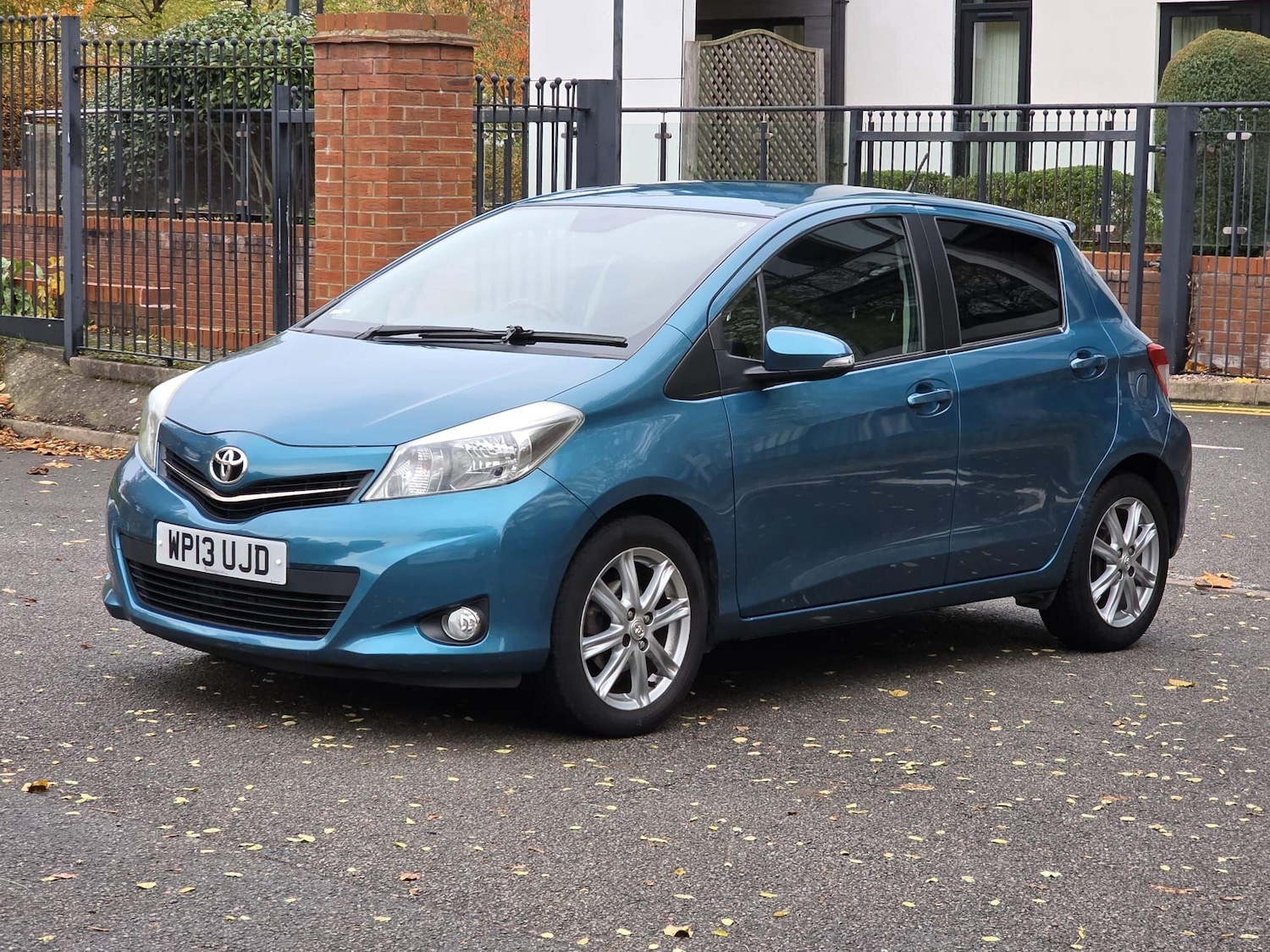 Used Toyota Yaris 2013 for sale - 76409308: Photo 3