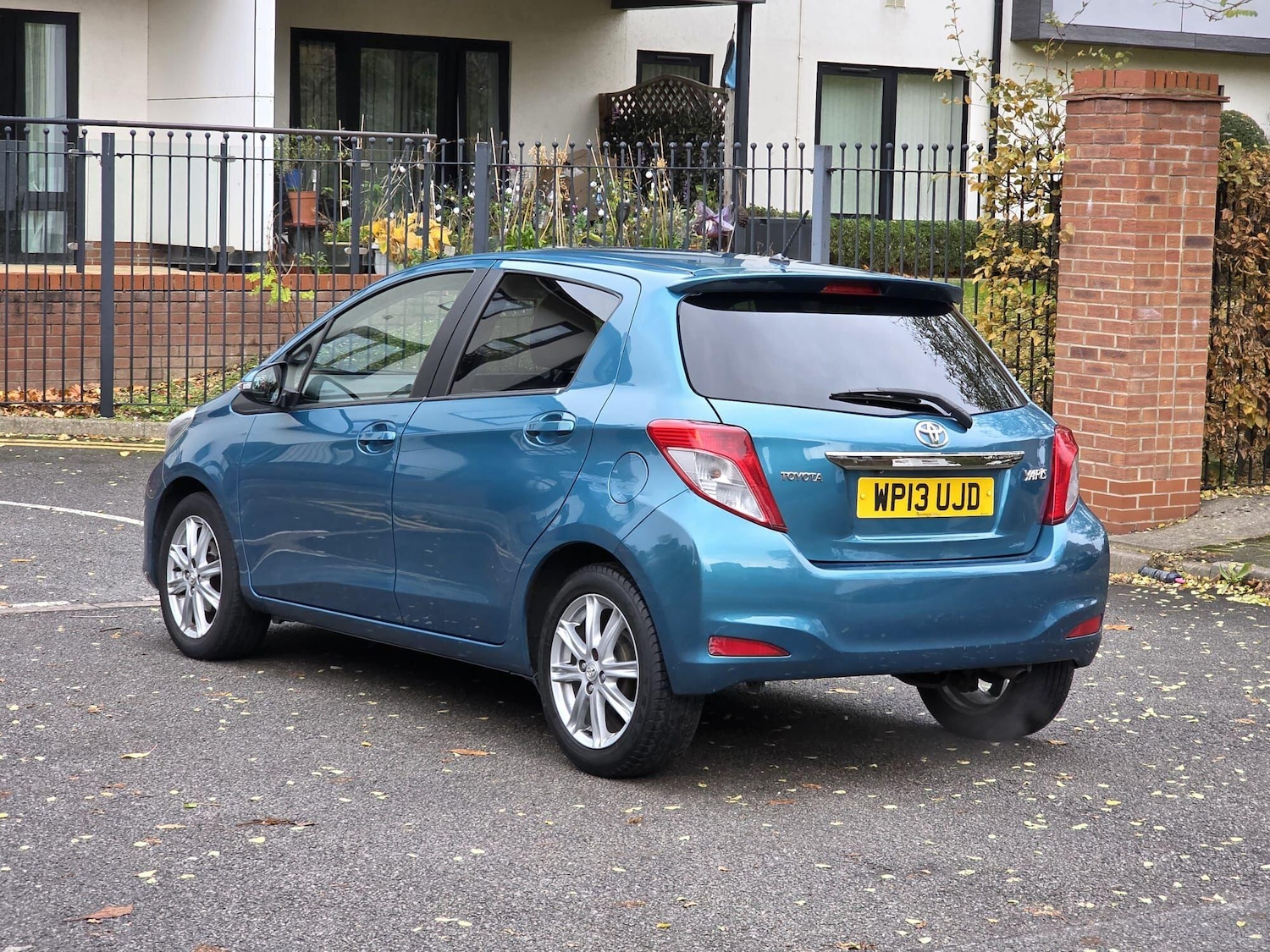 Used Toyota Yaris 2013 for sale - 76409308: Photo 4