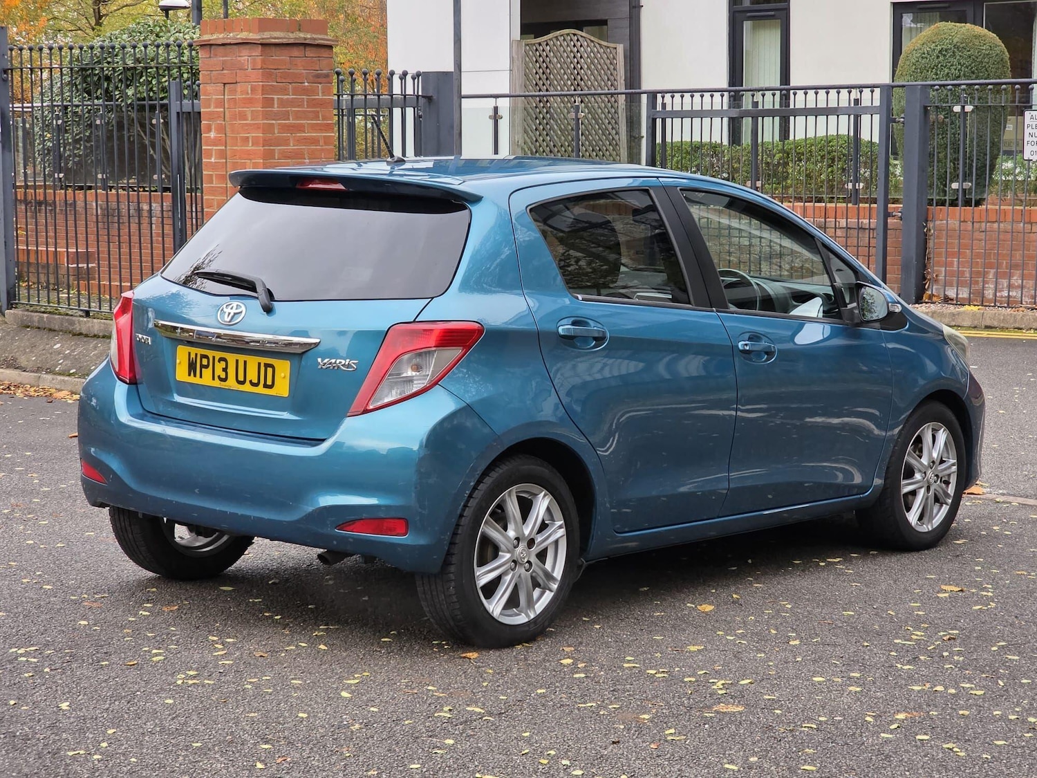 Used Toyota Yaris 2013 for sale - 76409308: Photo 6