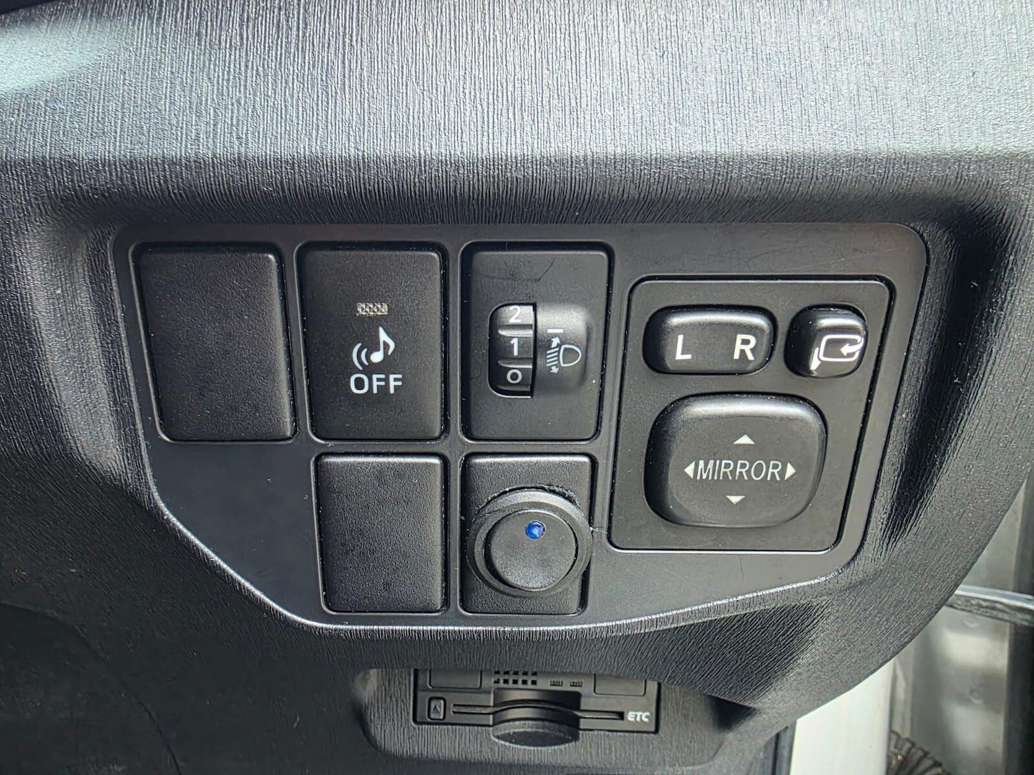 Used Toyota Prius 2017 for sale - 77270660: Photo 22