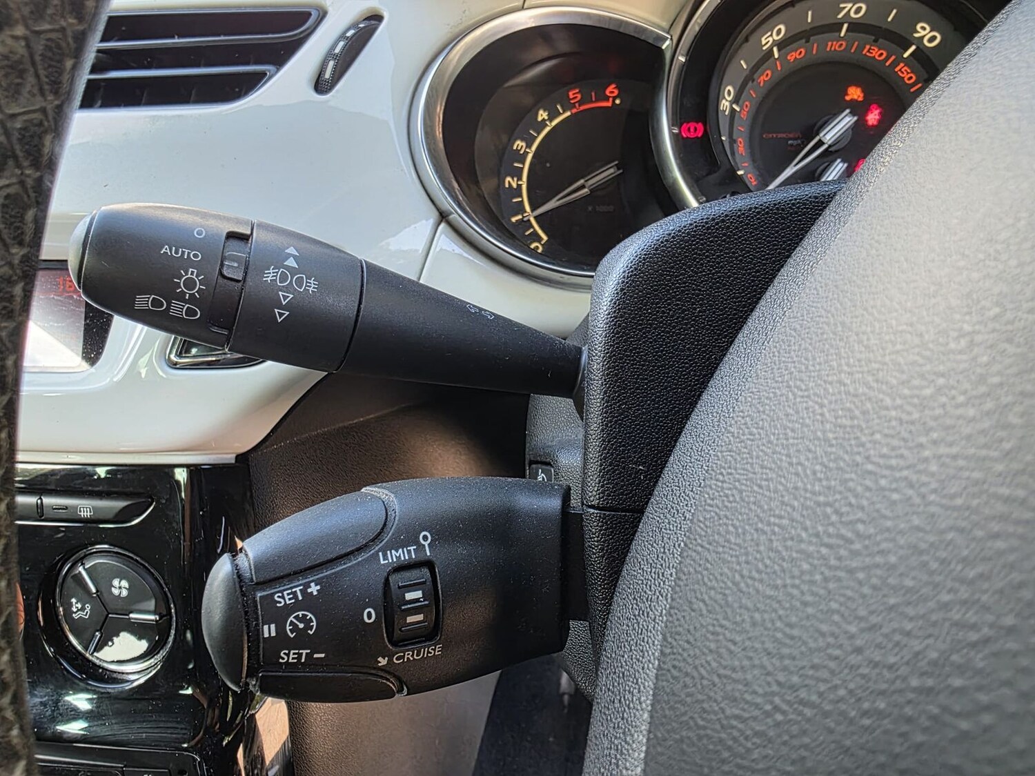 Used Citroen DS3 2015 for sale - 77894062: Photo 17