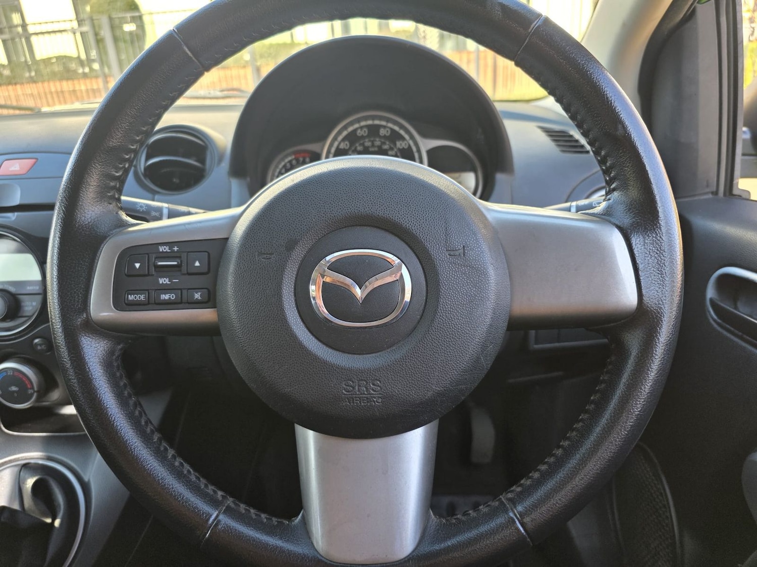 Used Mazda Mazda2 2012 for sale - 77960070: Photo 15