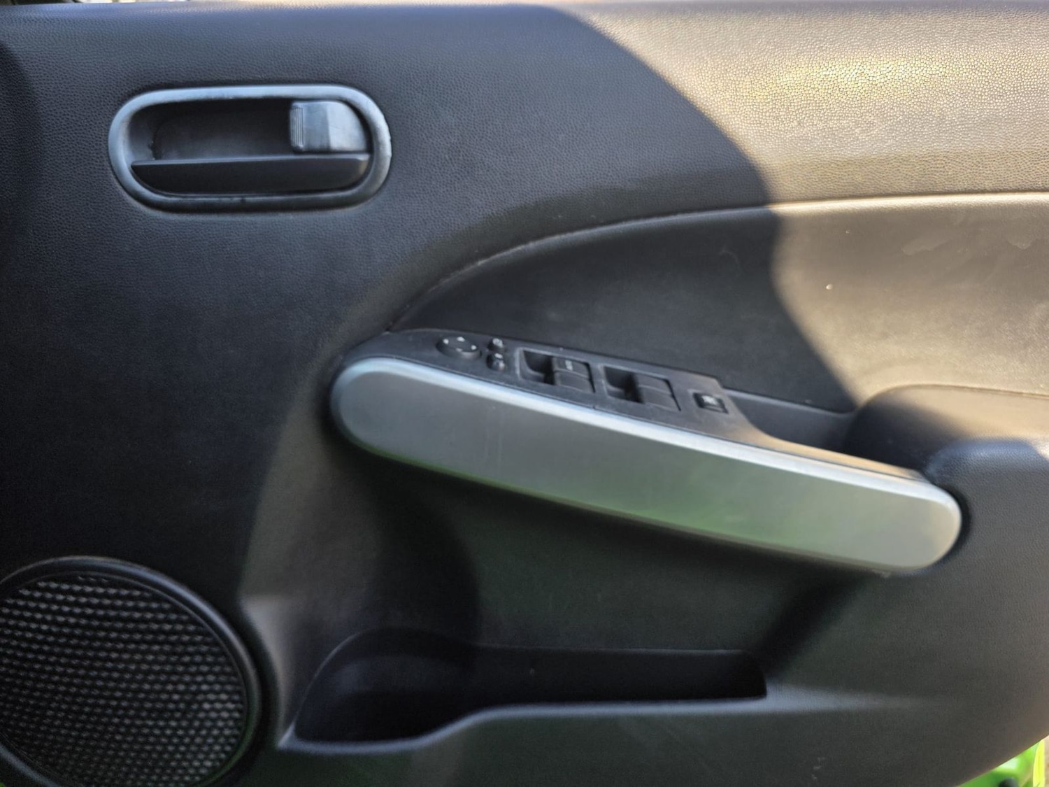 Used Mazda Mazda2 2012 for sale - 77960070: Photo 17