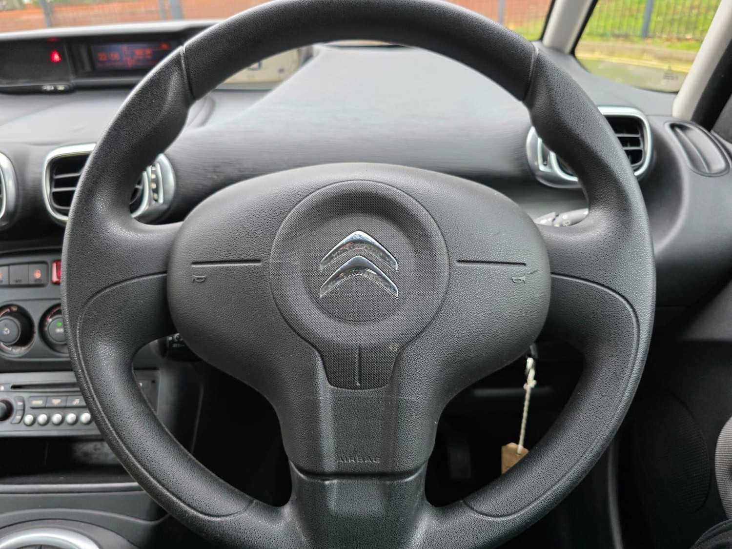 Used Citroen C3 Picasso 2015 for sale - 76498724: Photo 15