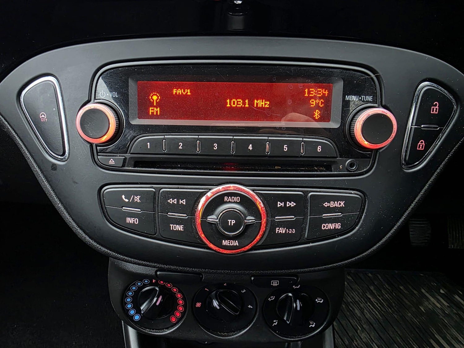 Used Vauxhall Corsa 2017 for sale - 77029041: Photo 9