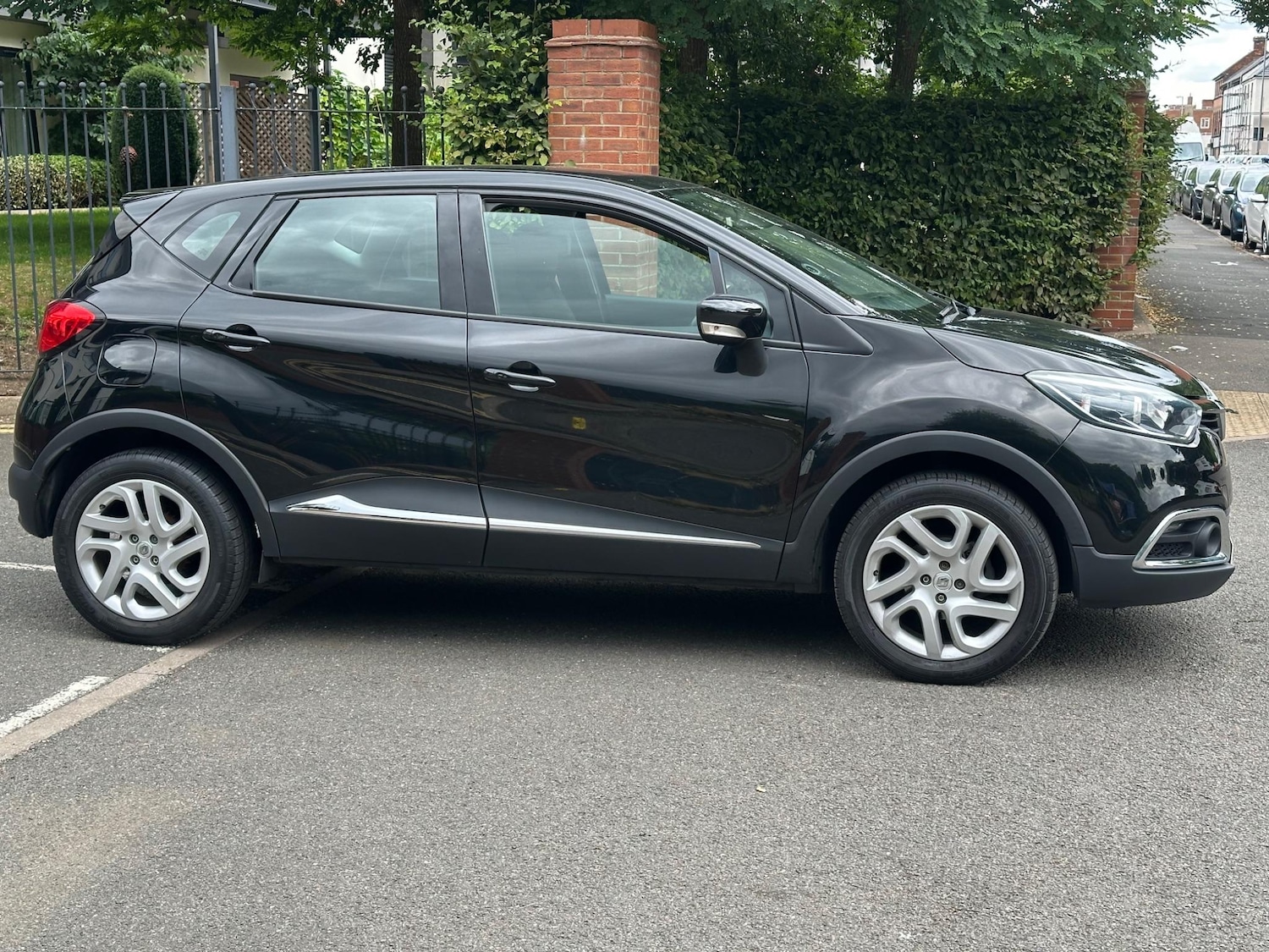 Used Renault Captur 2017 for sale - 77270664: Photo 2