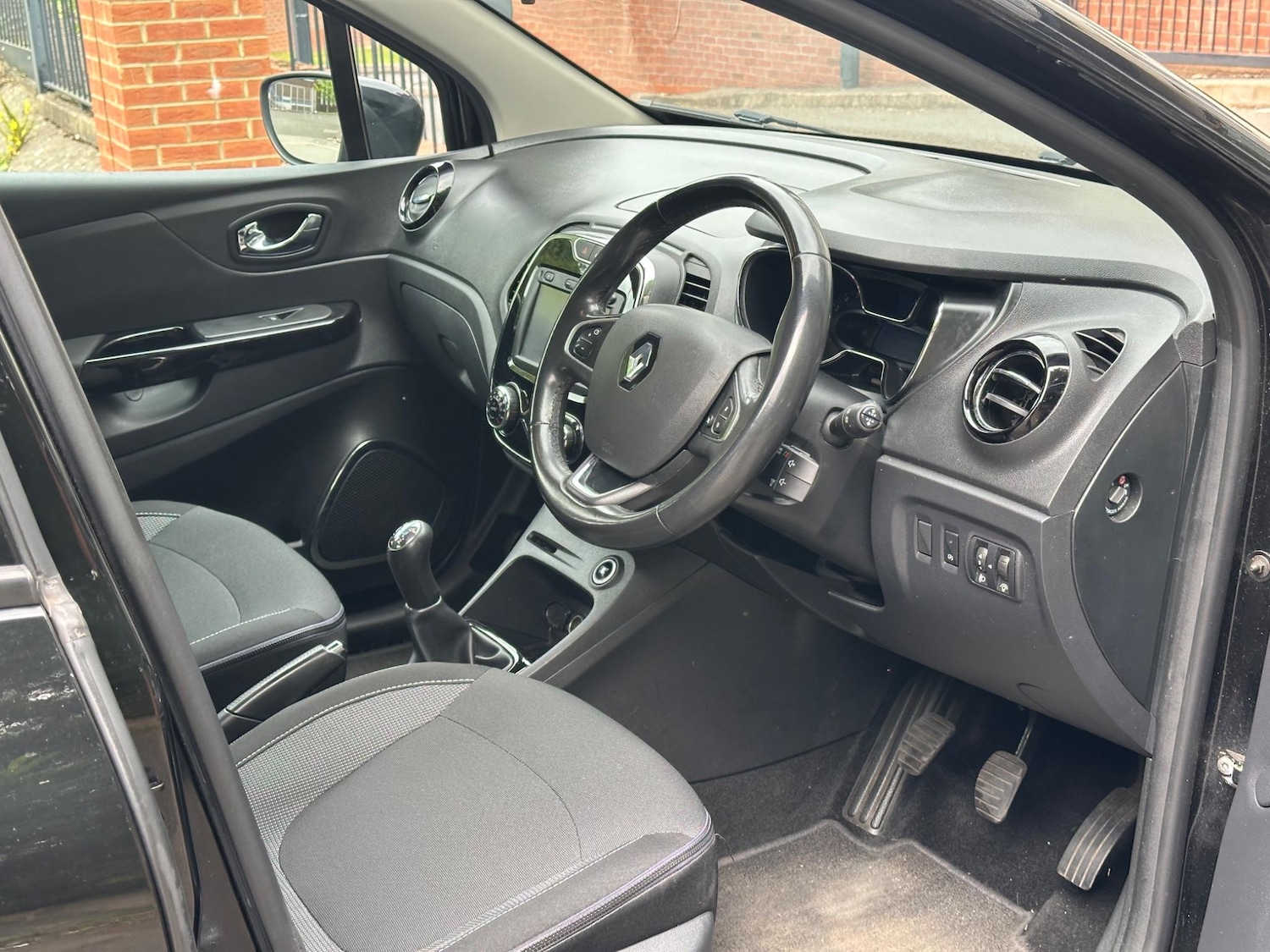 Used Renault Captur 2017 for sale - 77270664: Photo 34