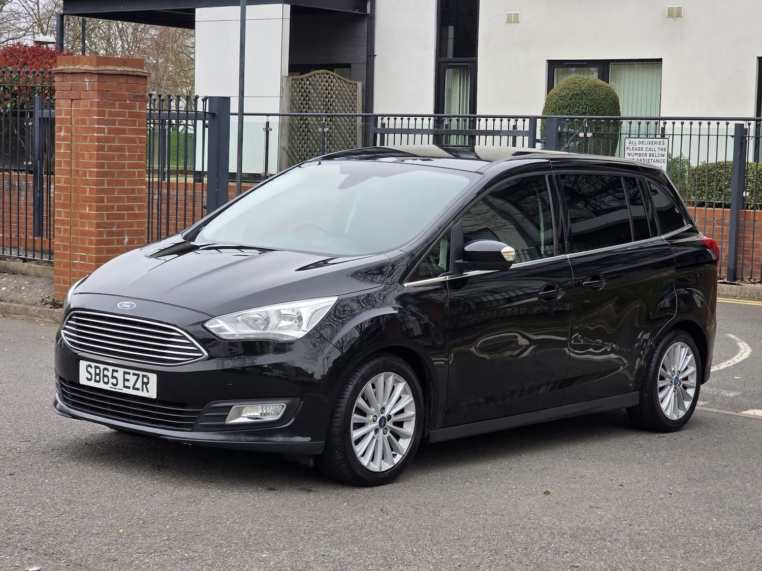 Used Ford Grand C-Max 2015 for sale - 77995199: Photo 3