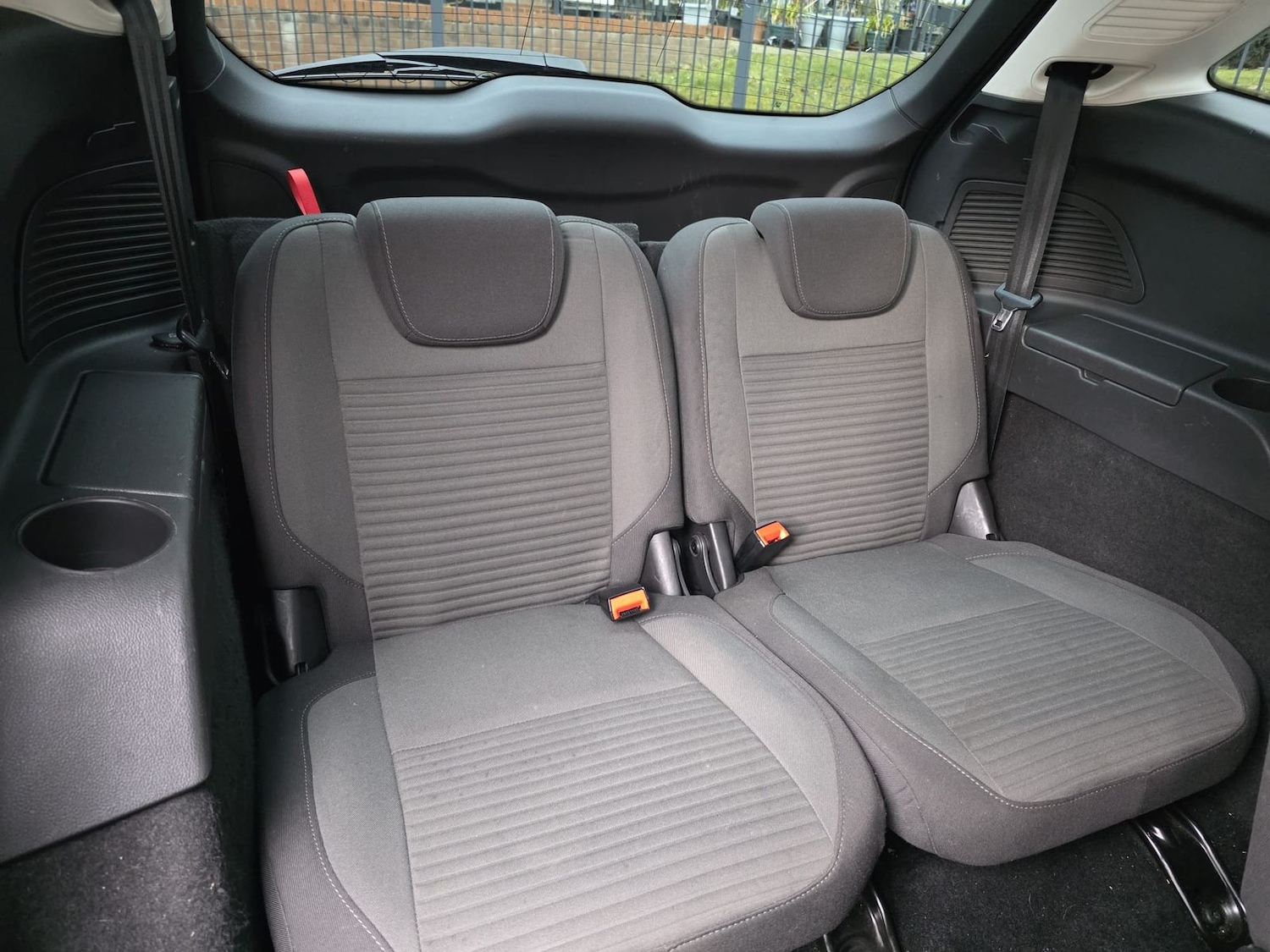 Used Ford Grand C-Max 2015 for sale - 77995199: Photo 9