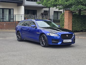 Used Jaguar XF 2018 for sale - 79747974: Photo