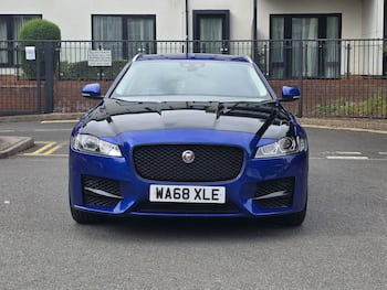 Used Jaguar XF 2018 for sale - 79747974: Photo