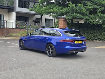 Used Jaguar XF 2018 for sale - 79747974: Photo