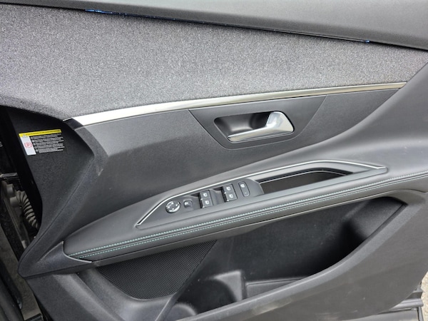 Used Peugeot 5008 2023 for sale - 76108883: Photo 32