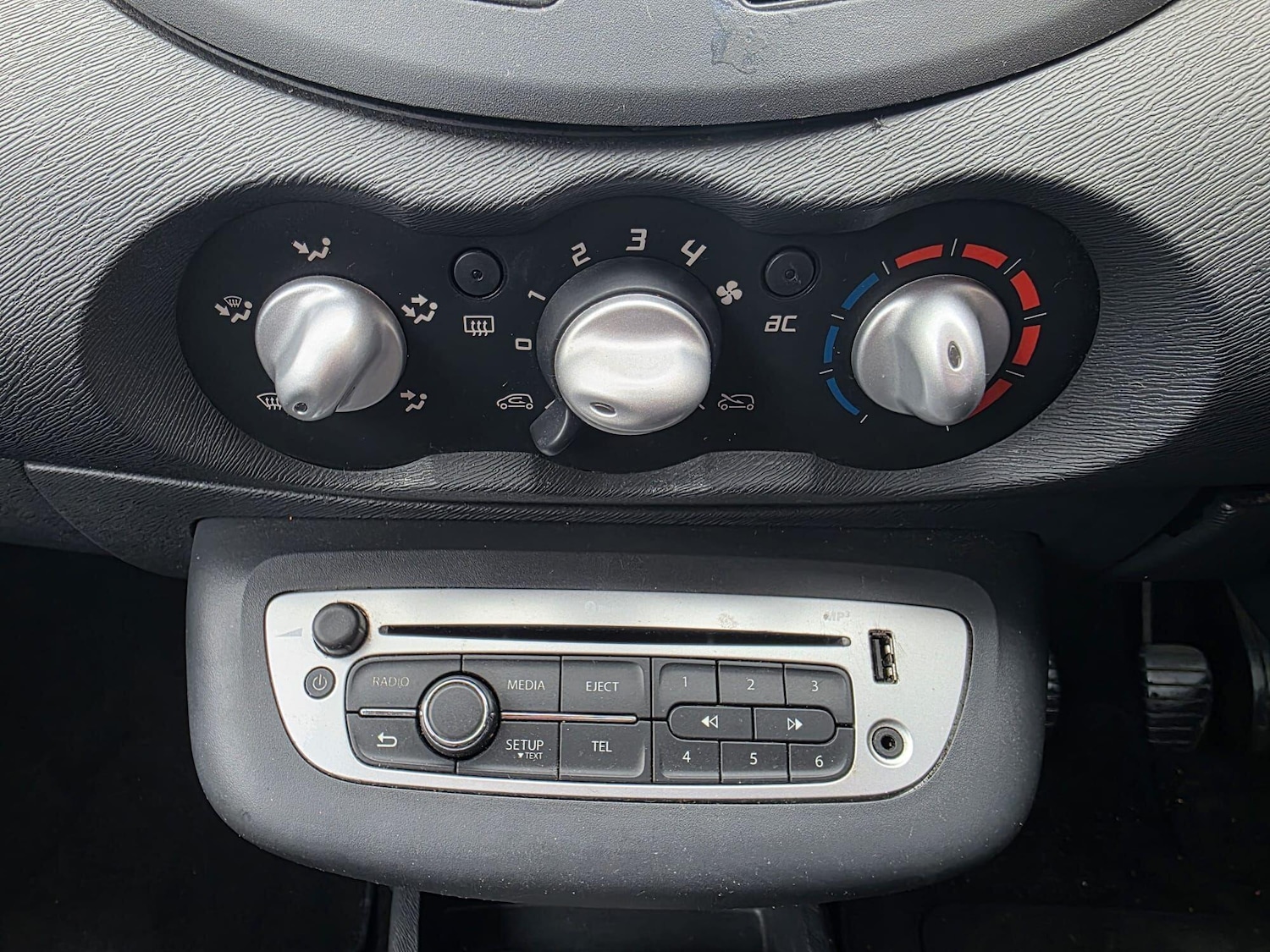 Used Renault Twingo 2013 for sale - 77270651: Photo 14