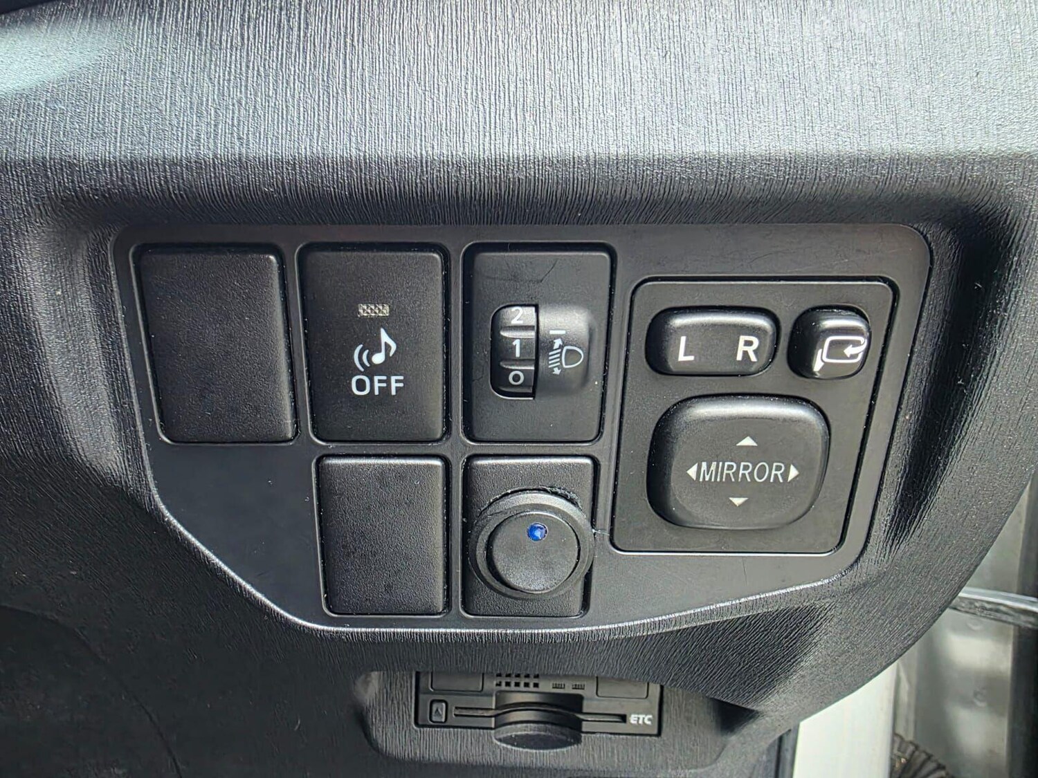 Used Toyota Prius 2017 for sale - 76620405: Photo 22