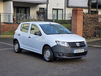Used Dacia Sandero 2015 for sale - 79491102: Photo