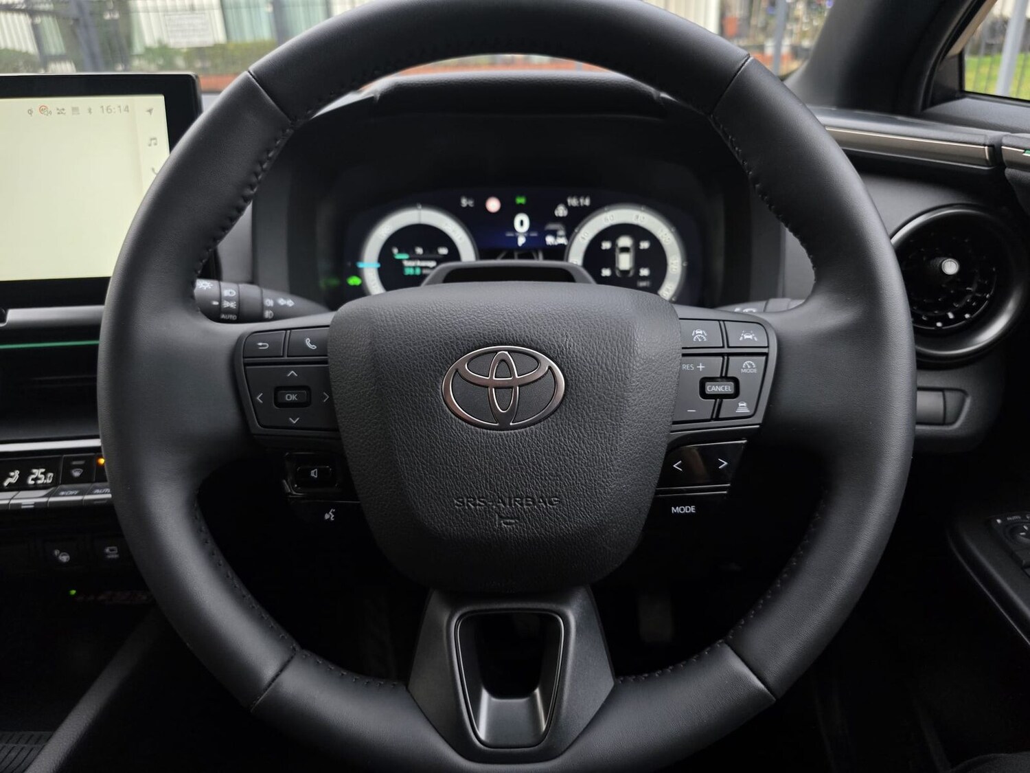 Used Toyota C-HR 2025 for sale - 78211560: Photo 12