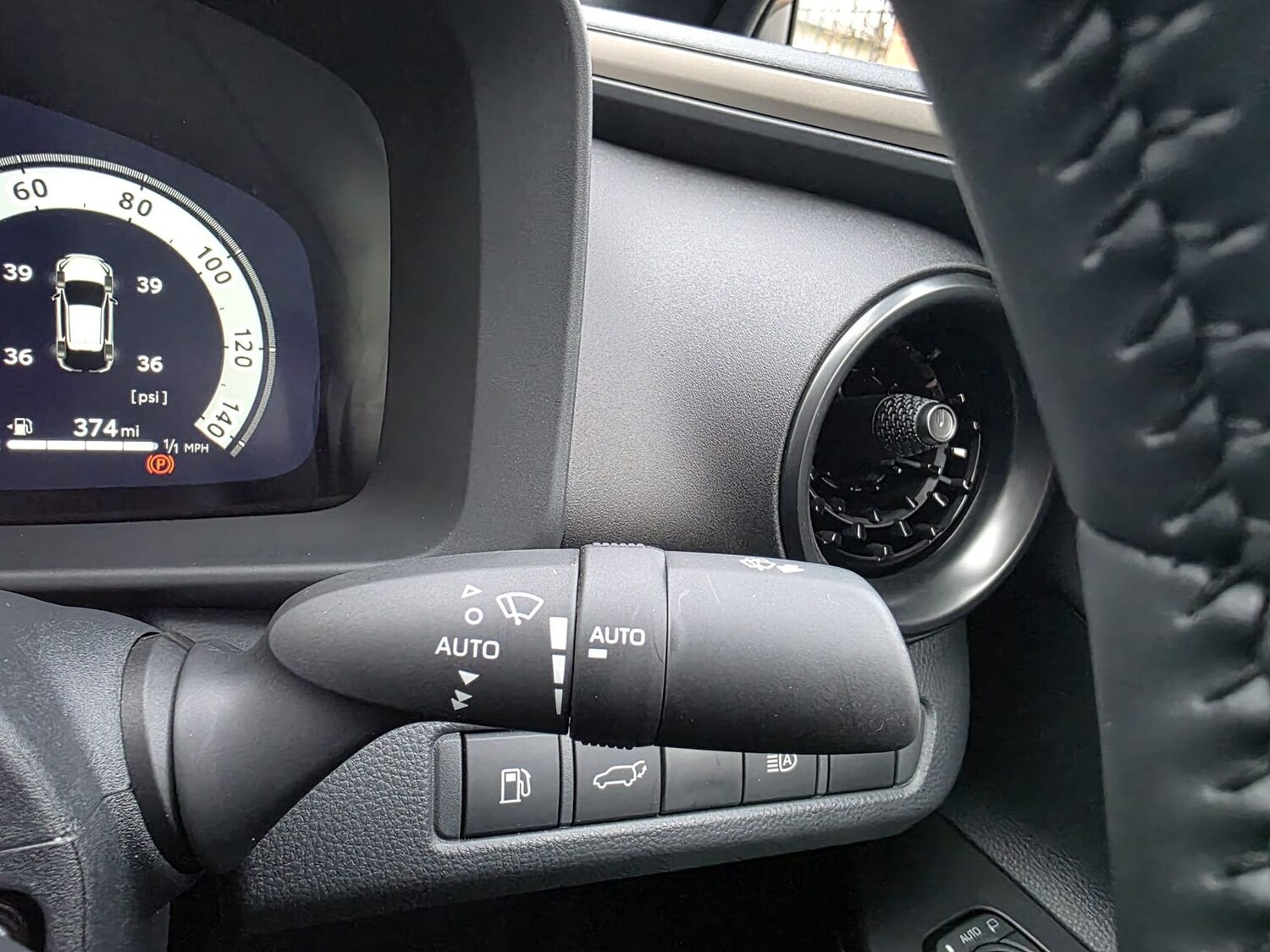 Used Toyota C-HR 2025 for sale - 78211560: Photo 16