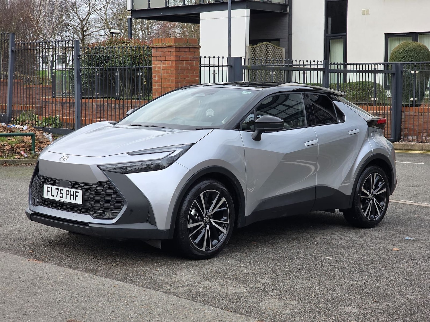 Used Toyota C-HR 2025 for sale - 78211560: Photo 3