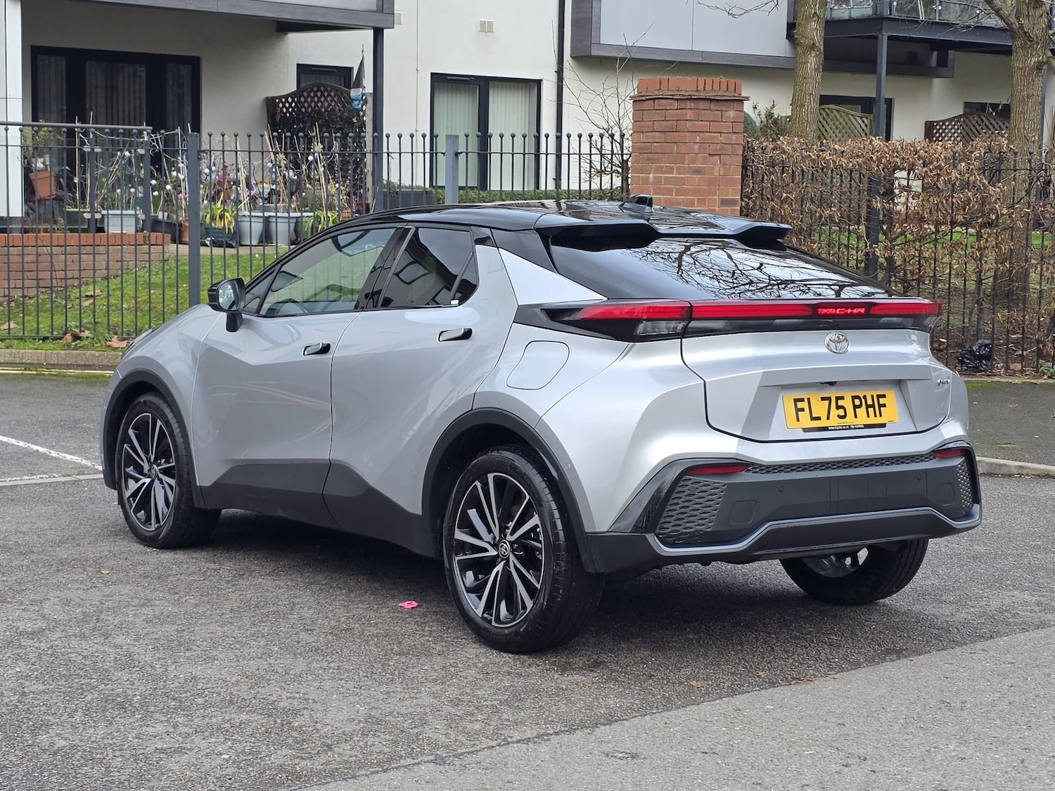 Used Toyota C-HR 2025 for sale - 78211560: Photo 4