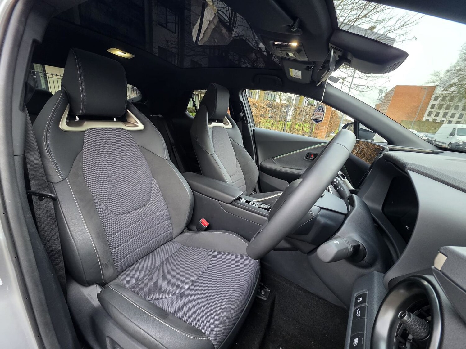 Used Toyota C-HR 2025 for sale - 78211560: Photo 9