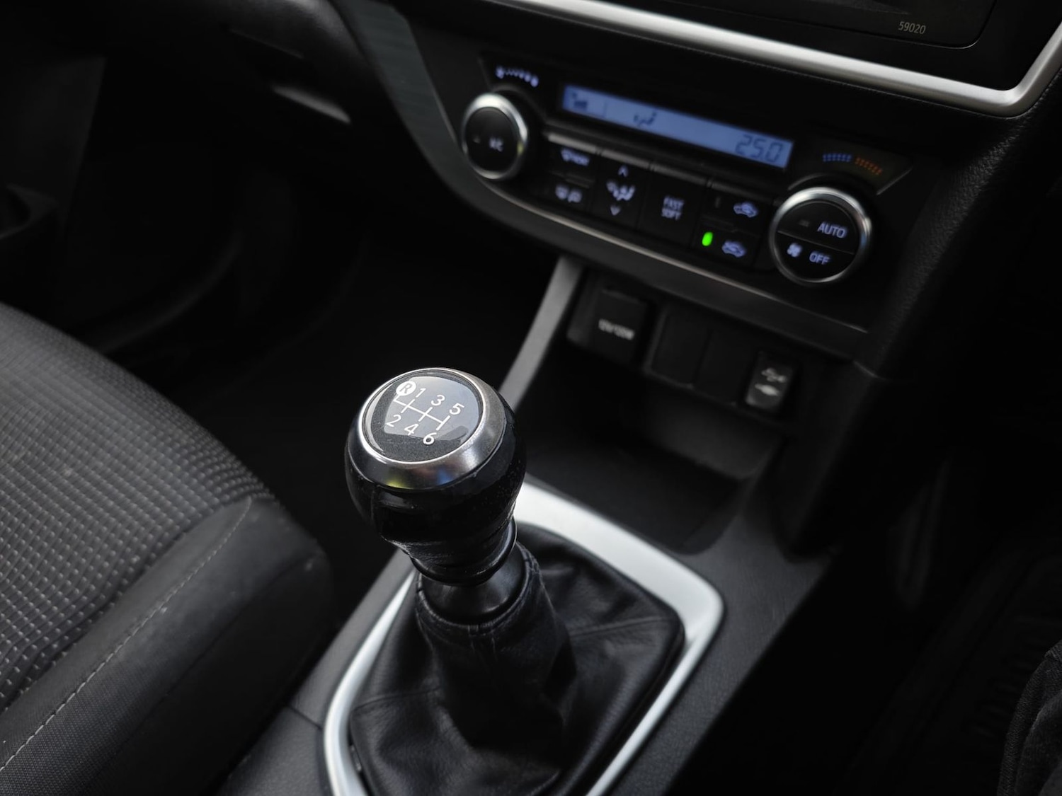 Used Toyota Auris 2014 for sale - 77311529: Photo 11