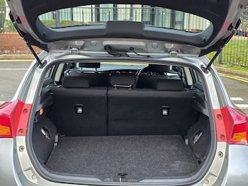 Used Toyota Auris 2014 for sale - 77311529: Photo